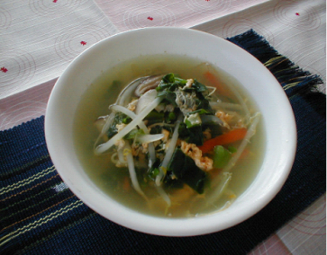 つるむらさきの中華風スープの写真