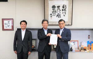 意見書提出の様子