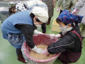 味噌仕込み