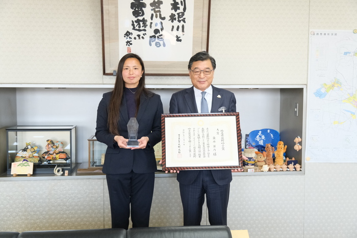 桑井亜乃さん　市長表敬訪問の様子