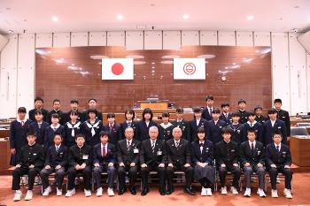 富岡市長、熊谷市議会議長と熊谷市教育長とジュニア議員