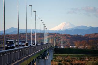 久下橋から見える富士山のイラスト