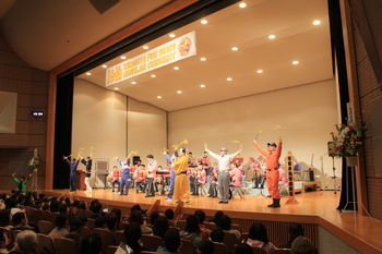 歌って踊って♬