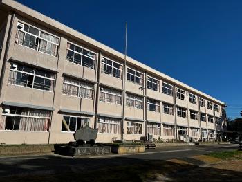 教育費　小学校・中学校校舎大規模改造事業