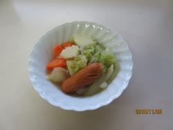 鮮やかな野菜がでほくほくのポトフです。