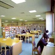 江南図書館の中の様子