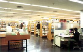 熊谷図書館の様子