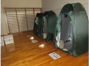 更衣室テントの設置