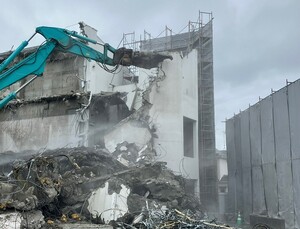 解体工事の様子2