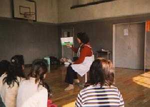 石原児童館のわんぱくキッズの集まりにて読み聞かせ