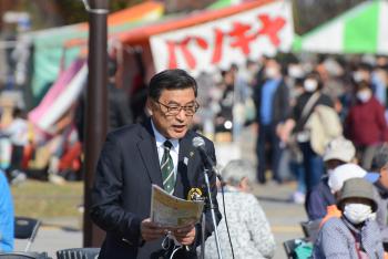 挨拶をする市長