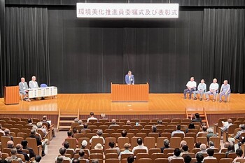 挨拶をする市長