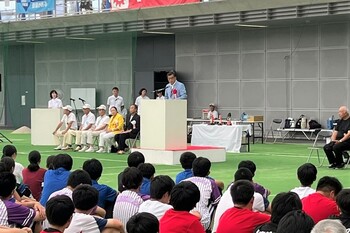 挨拶をする市長