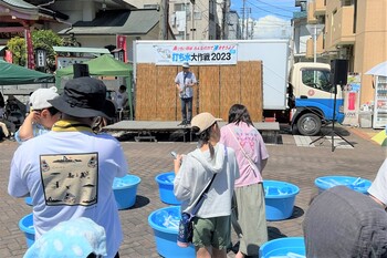 挨拶をする市長