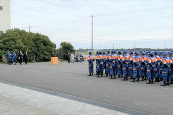 挨拶をする市長