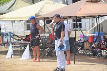 挨拶をする市長