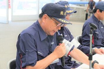 挨拶をする市長