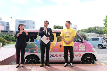 挨拶をする市長