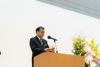 挨拶をする市長