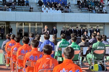 挨拶をする市長