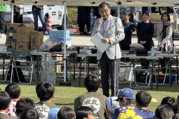 挨拶をする市長