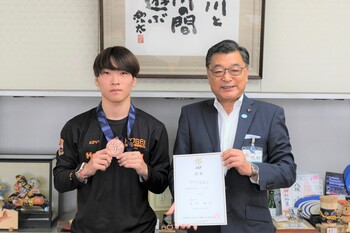 島村選手と市長1