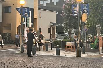 挨拶をする市長