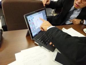 実際にタブレットに触れてみました