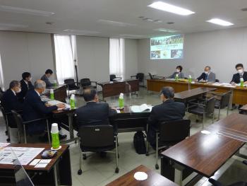 白河市議会の視察の様子