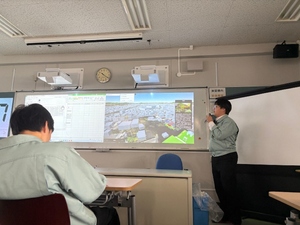 中間報告会の様子